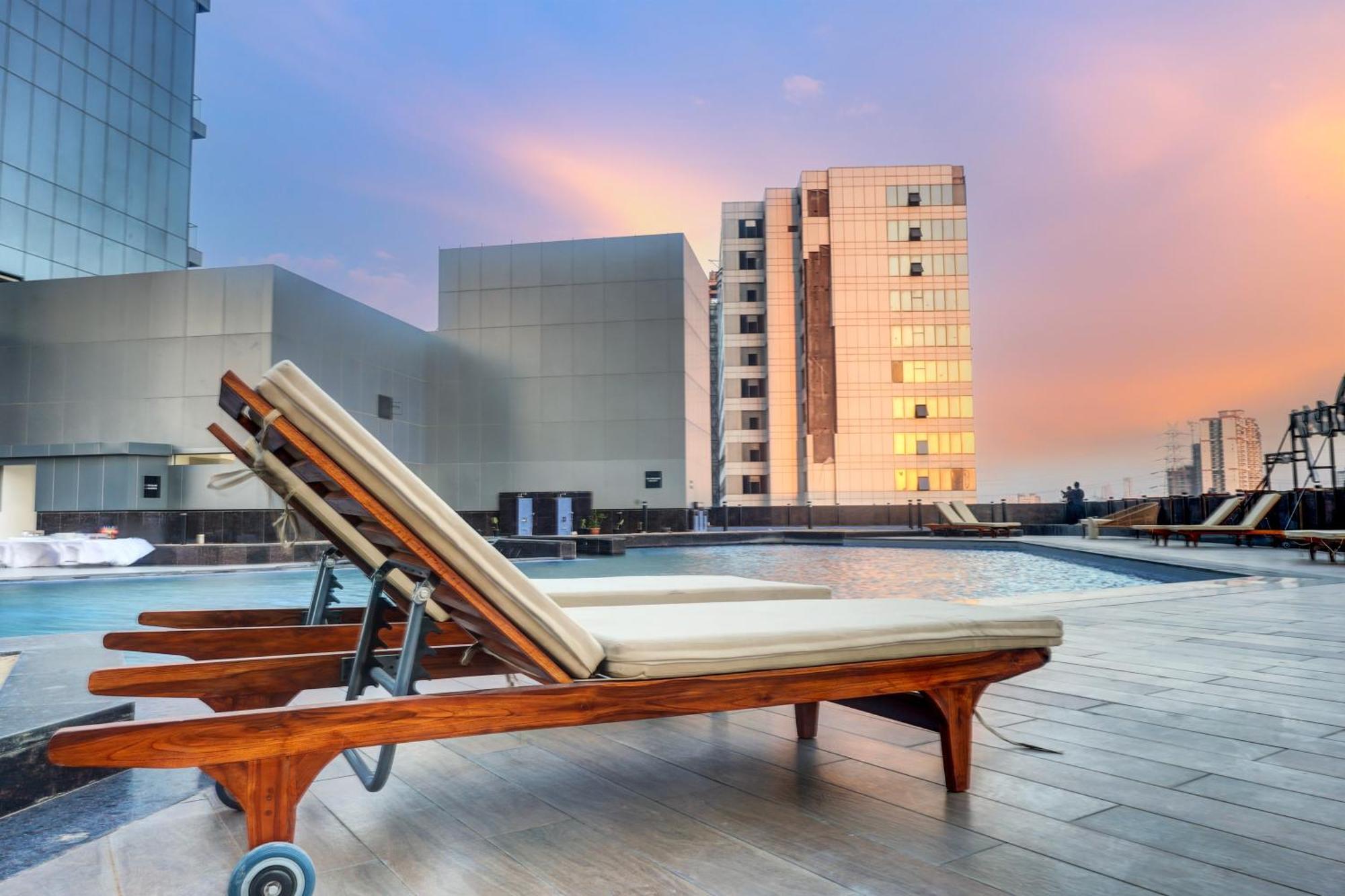 Sunday Hotels And Residences Gurgaon Ngoại thất bức ảnh